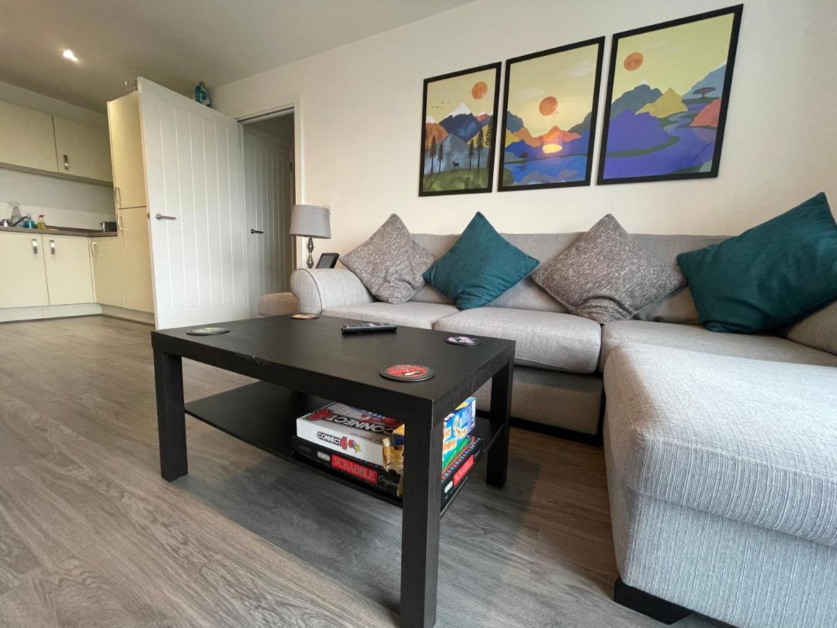 Balcony Marina Apartment With City Skyline Views - Free Secure Parking แมนเชสเตอร์ ภายนอก รูปภาพ