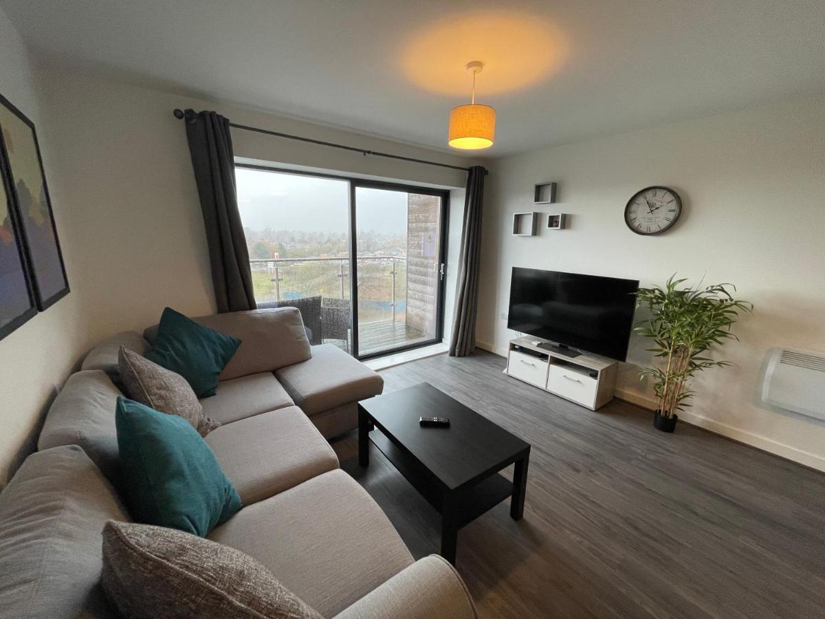 Balcony Marina Apartment With City Skyline Views - Free Secure Parking แมนเชสเตอร์ ภายนอก รูปภาพ