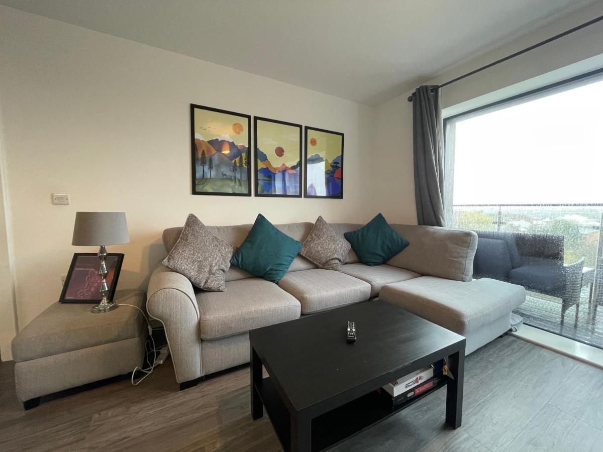 Balcony Marina Apartment With City Skyline Views - Free Secure Parking แมนเชสเตอร์ ภายนอก รูปภาพ